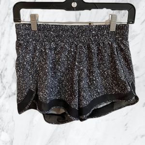Athleta Printed Mesh Racer Run Shorts 4” in XS